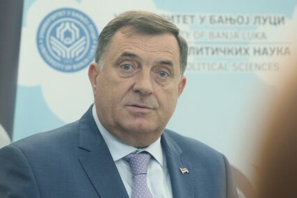 Dodik podnio zahtjev za OCJENU USTAVNOSTI Zakona o zastavi BiH