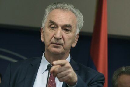 U NAJKRAĆEM ROKU Šarović uputio Savjetu ministara inicijativu za prihvatanje MALOG ŠENGENA