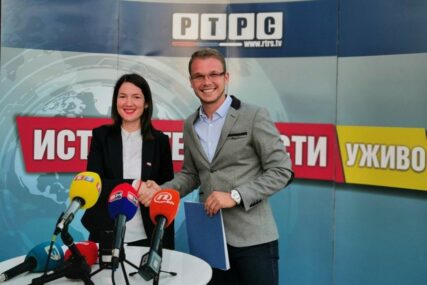 NAJAVILI I GOSTE Trivićeva i Stanivuković ponovo čitaju vijesti ispred RTRS