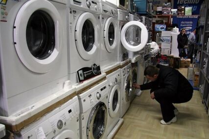 Greška koja može skupo da vas košta: Mašine za pranje veša su nam olakšale život, ali jednu stvar ipak moramo da operemo ručno