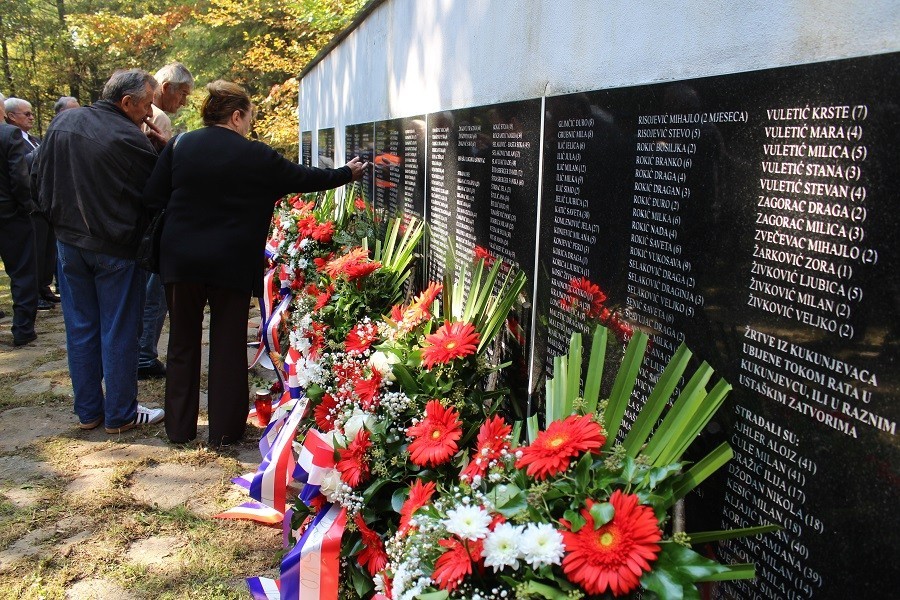 Počast srpskim žrtvama u Kukunjevcu kod Lipika: Sjećanje na dan kada je ubijeno 243 mještana