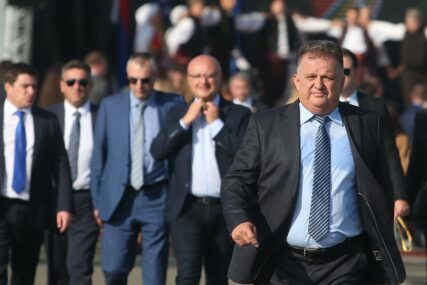 "MOJ GRADONAČELNIK" Zoran Adžić, kandidat SNSD u Gradiški: Nastavićemo da uređujemo grad i RAZVIJAMO PRIVREDU