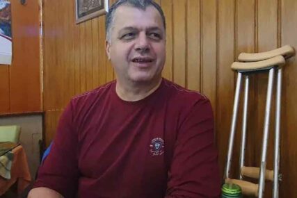“HOĆU DA IM SMETAM” Kroz humor i ironiju smjelo kritikuje sve vrste nepravde u BiH (FOTO)