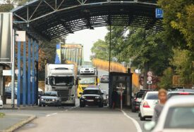 (FOTO) SANIRANA OŠTEĆENJA NA MOSTU Najavljeno otvaranje starog graničnog prelaza u Gradišci