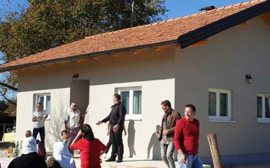 HUMANOST PONOVO POBIJEDILA Dobri ljudi komšijama sagradili novu kuću