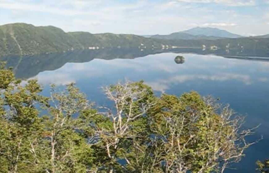 NA DNU ŽIVI DUH ŽENE Nevidljivo jezero kojem je zabranjeno prići IMA SVOJU PRIČU (VIDEO)
