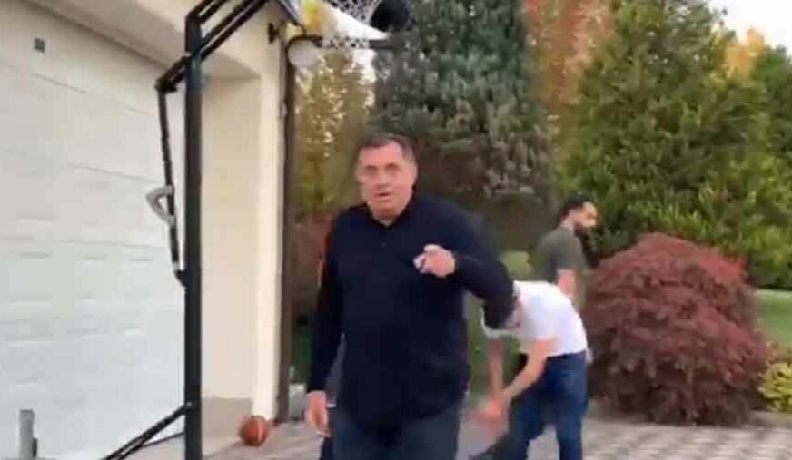 IMA LI KO DA MU STANE NA CRTU Milorad Dodik pokazao zavidno znanje u košarkaškoj akciji (VIDEO)