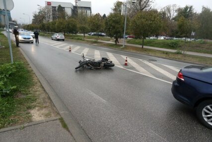 PREBAČEN U BOLNICU Motociklista teško povrijeđen u saobraćajnoj nesreći