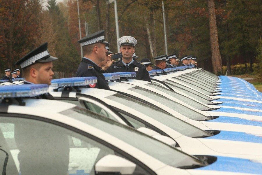 ČESTITAO SLAVU SVIM PRIPADNICIMA MUP RS Dodik: Policija je jedan od najvažnijih identiteta Srpske