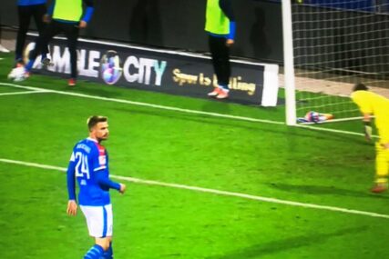 BIZARAN PENAL Rezervista skrivio jedanaesterac, a da nije ni ušao u igru (VIDEO)
