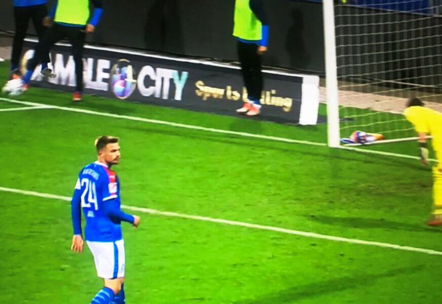 BIZARAN PENAL Rezervista skrivio jedanaesterac, a da nije ni ušao u igru (VIDEO)