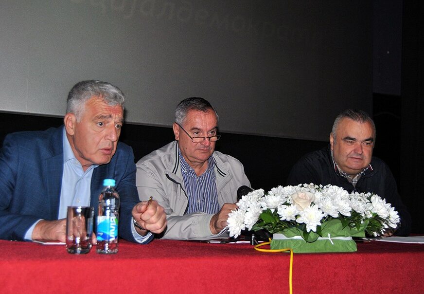 Višković: Gradski odbor SNSD Zvornik stabilan, ali treba dati šansu mlađim