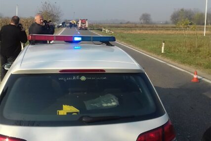 ZAVRŠEN UVIĐAJ Nesmetano odvijanje saobraćaja na putu Bijeljina-Zvornik nakon teške nesreće