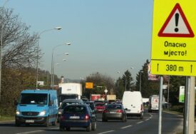Iz rubrike vjerovali ili ne: Dvojica muškaraca uhapšena zbog krađe 22 saobraćajna znaka