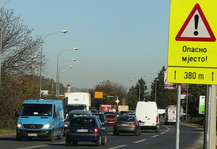 Iz rubrike vjerovali ili ne: Dvojica muškaraca uhapšena zbog krađe 22 saobraćajna znaka