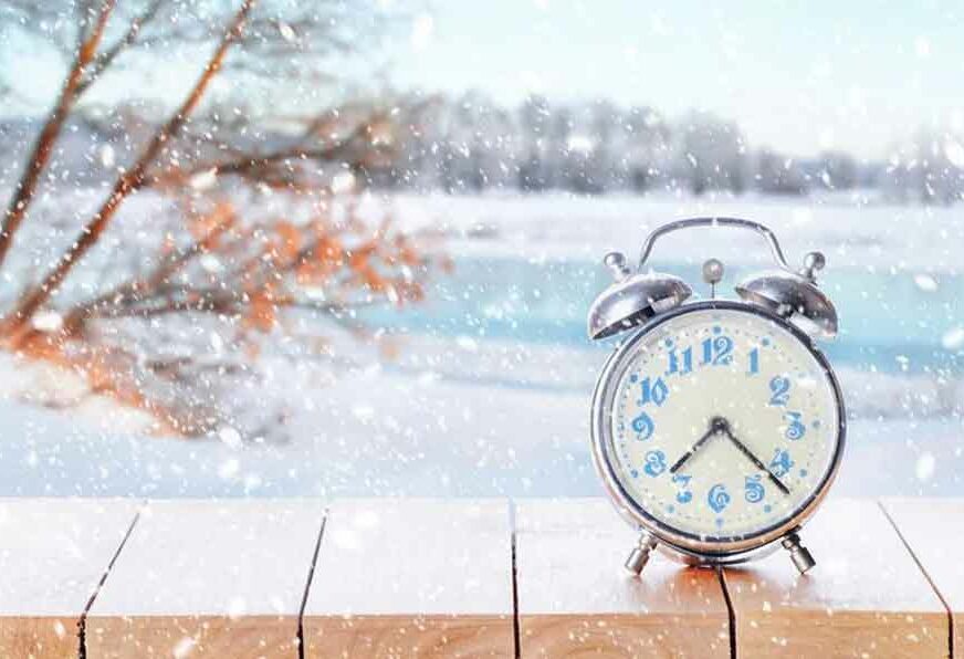 SAT DUŽE SPAVANJA Počinje zimsko računanje vremena, ne zaboravite da KAZALJKE OVAKO PODESITE