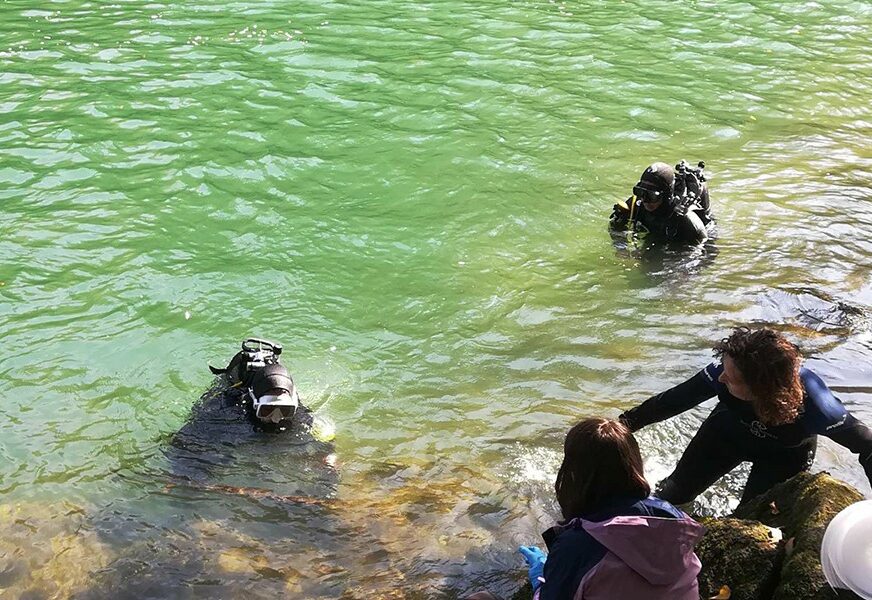 TRAGEDIJA Pronađeno beživotno tijelo mladića (18) koji je nestao u jezeru