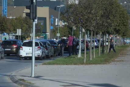 LANČANI SUDAR NA ISTOČNOM TRANZITU Saobraćajka kod Delte stvorila veliku gužvu (FOTO)