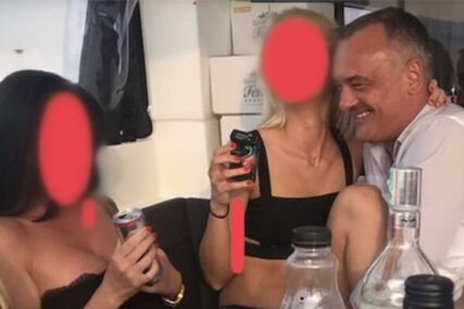 IZVINIO SE PORODICI Orbanov saradnik fotografisan u društvu prostitutki kod Dubrovnika (VIDEO)