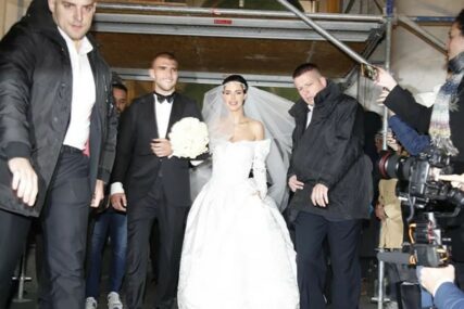 Nećete vjerovati koliko košta: Na internetu se PRODAJE POZIVNICA sa svadbe Veljka Ražnatovića (FOTO)