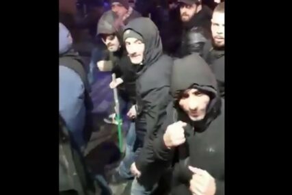 SABLASAN PRIZOR Navijači Napolija išli NAORUŽANI centrom grada, a onda je nastao HAOS
