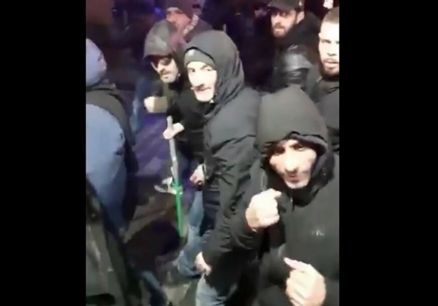SABLASAN PRIZOR Navijači Napolija išli NAORUŽANI centrom grada, a onda je nastao HAOS