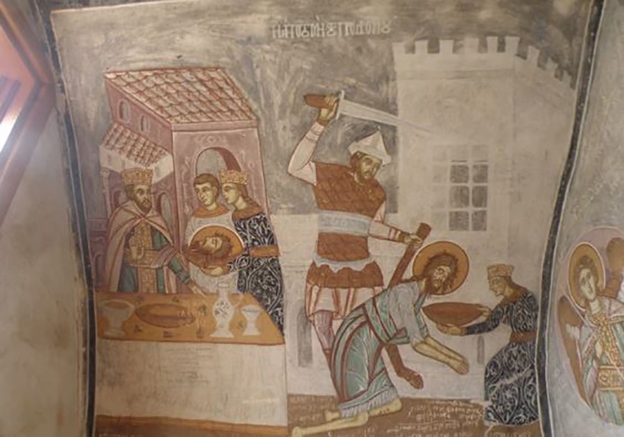 SRAMOTAN ČIN U HILANDARU Upali u zabranjeni dio manastira i urezali imena na fresku iz 17. vijeka