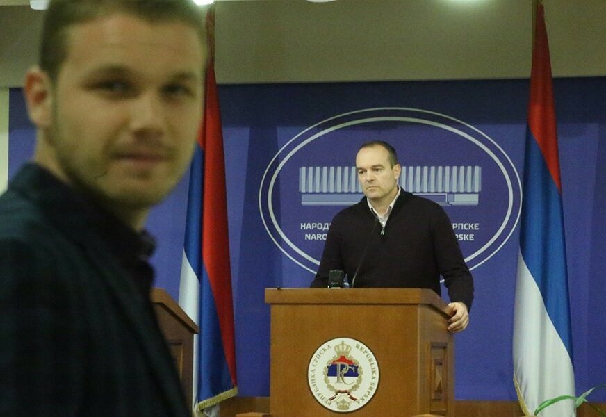 BURNO NA ETIČKOM ODBORU Stanivuković tvrdi da ga je Tamindžija ponovo vrijeđao (FOTO)