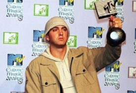 Volite Eminema i njegov hit iz 2002. godine: Ako je tako onda stižu loše vijesti za vas (VIDEO)