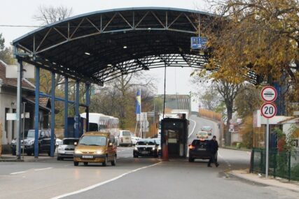 Polako počinje praznično ludilo: Gužve na nekoliko graničnih prelaza na ulazu u BiH