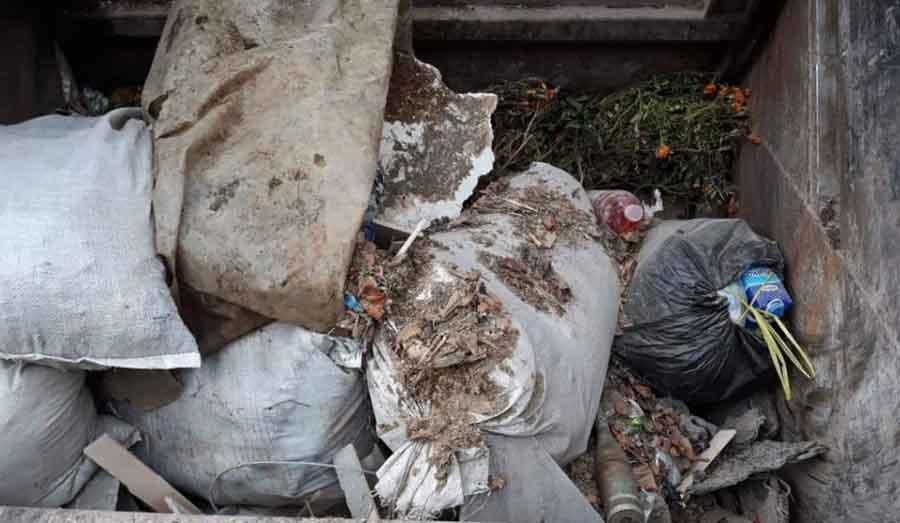 SPRIJEČENA VELIKA TRAGEDIJA Komunalci pronašli MINU u kontejneru za smeće