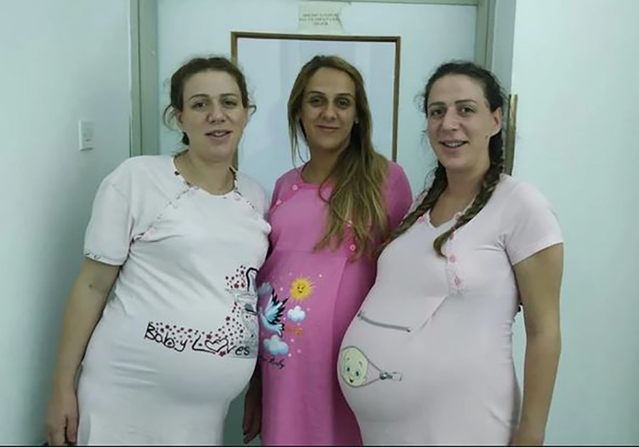 KAKVO SLAVLJE U PORODICI Tri sestre se gotovo istovremeno porodile i na svijet donijele ČETIRI BEBE