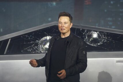 Tesla povlači 285.000 električnih automobila iz Kine