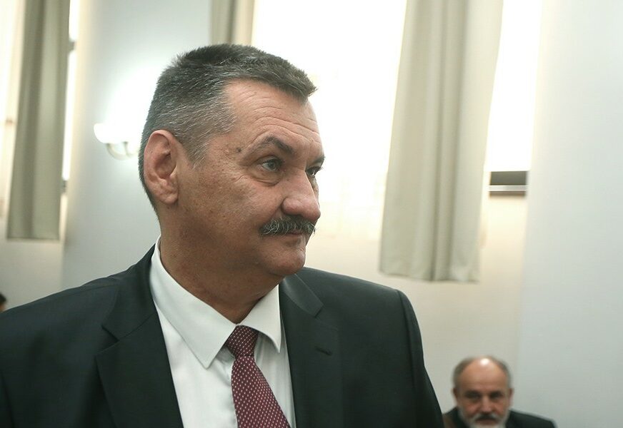 Knežević razriješen dužnosti: Odbijen zahtjev da se raspravlja o poništenju odluke o izmjeni pravila suda