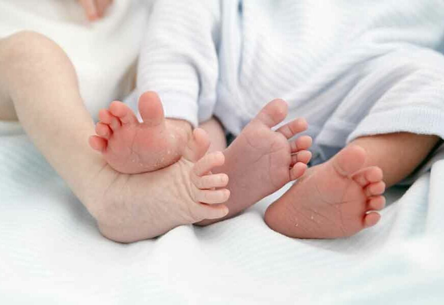 KONAČNO LIJEPA VIJEST Blizanci rođeni 20 minuta poslije RAZORNOG ZEMLJOTRESA u Albaniji