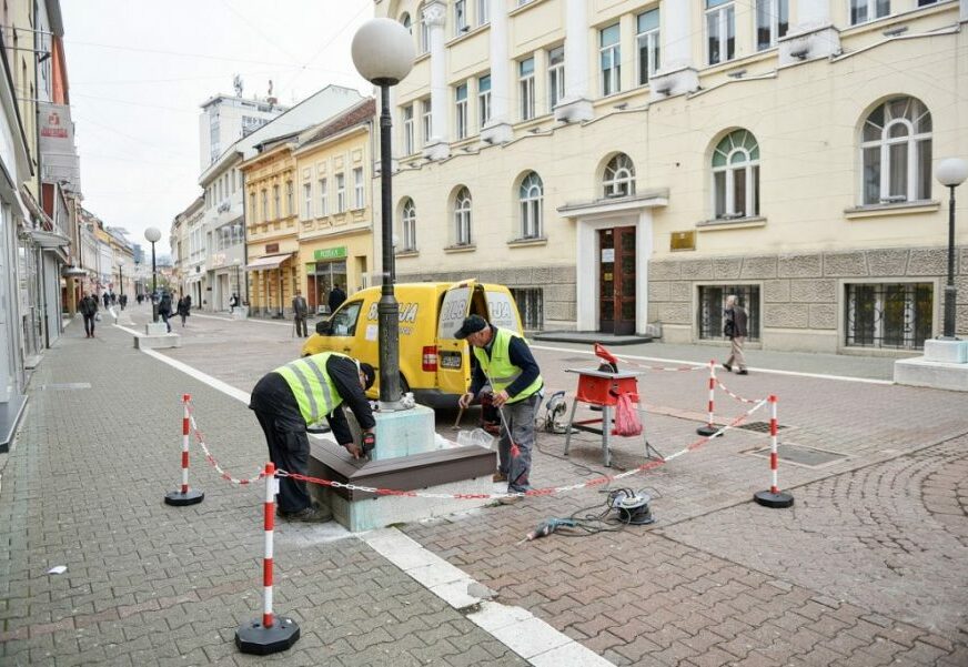 UKLONJENE ŽARDINJERE U Gospodskoj ulici od sada i klupe za odmor