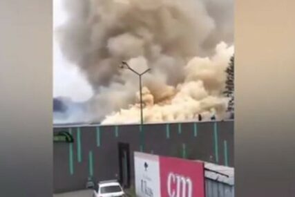 GORI RESTORAN U TEŠNJU Buktinja zahvatila cijeli objekat, vatrogasci na terenu (VIDEO)