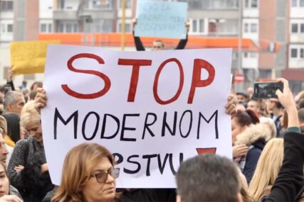 BJEŽE DA BI SAČUVALI ZDRAV RAZUM I ŽIVU GLAVU Katastrofalno stanje ljudskih prava u BiH