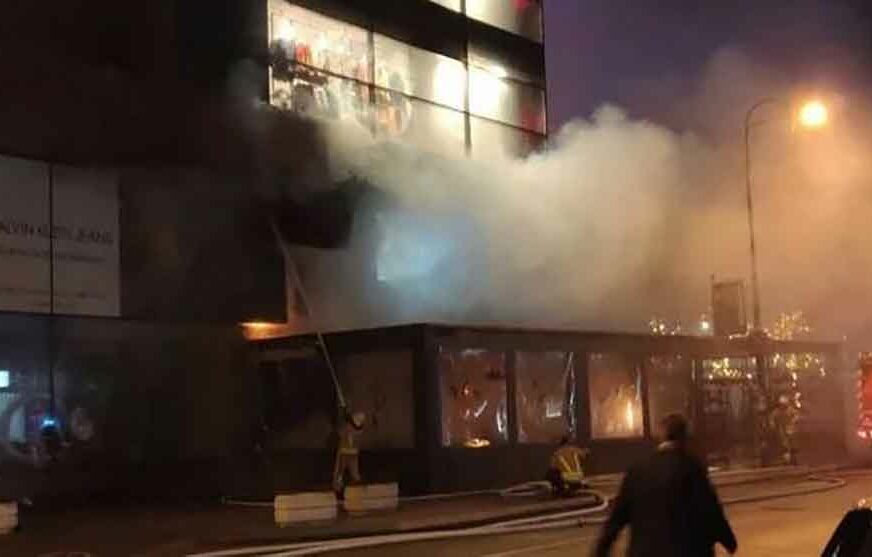 ZAPALILA SE PLINSKA BOCA Ugašen požar u sarajevskom tržnom centru