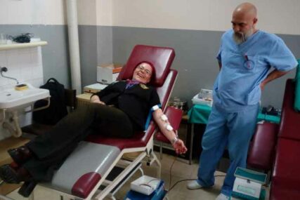 DOBRO SE DOBRIM VRAĆA Humani bajkeri u Zvorniku darovali 50 doza krvi (FOTO)