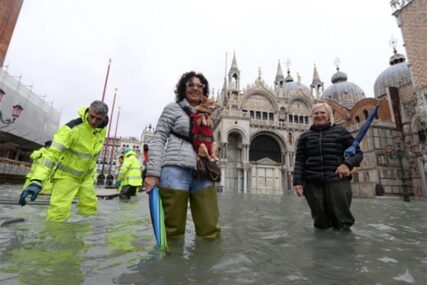 PONOVO ZATVOREN TRG SVETOG MARKA Zbog obilnih padavina Veneciju čeka još jedan TEŽAK DAN