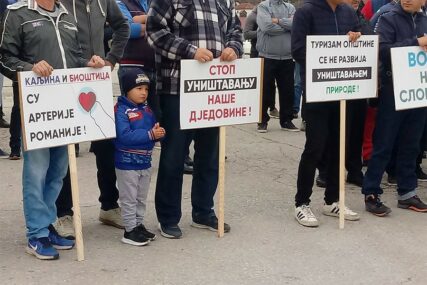 "TE RIJEKE SU NAŠI BISERI" U Sokocu protest zbog gradnje mini hidro-elektrana