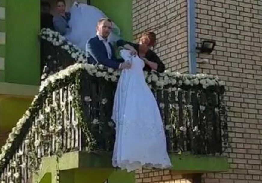 U NJOJ JE ĆE I BOGDANA REĆI "DA" Mladini roditelji pokazali na terasi Cecinu vjenčanicu