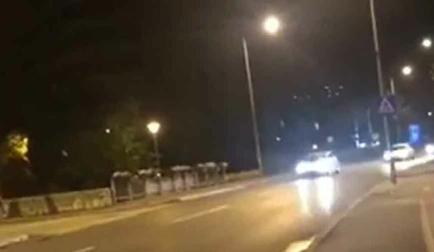 POPUT SCENA IZ FILMA “BRZI I ŽESTOKI” Djevojke šokirale trkom na BULEVARU SMRTI (VIDEO)