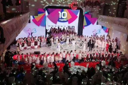 VELIKO SRCE Najmlađi članovi "Bosiljka" plesali i pjevali na humanitarnim koncertima