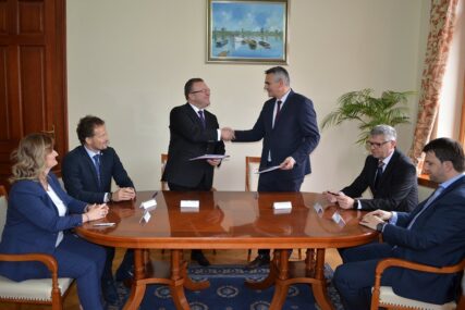 ŠANSA ZA ZAPOSLENJE Potpisan Memorandum o razumijevanju između Vlade Brčko distrikta i Studen Holdinga