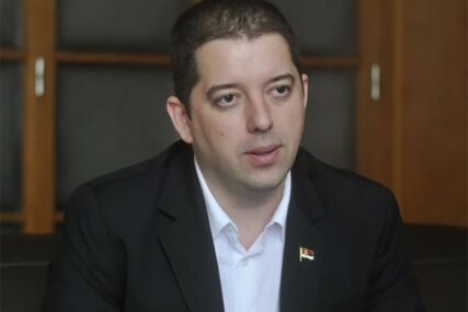 Đurić: Ponosan sam na borbu protiv organizovanog kriminala koju predvodi Vučić