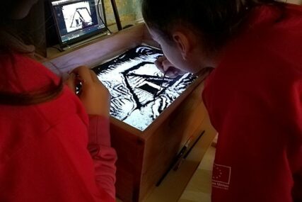„KREATIVNOST ME POKREĆE“ Banjalučki školarci uče tehnike animiranog filma