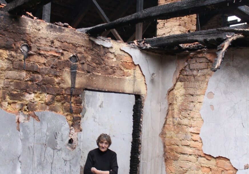„ŠKORPIONI“ IZ LAKTAŠA PRVI DOŠLI U POMOĆ Izgorjela kuća Gospove Ilisić (72) kod Gradiške