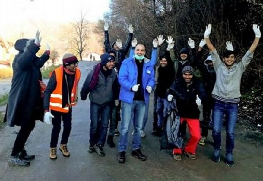 STANOVNIŠTVO POZITIVNO IZNENAĐENO Migranti u znak zahvalnosti očistili Hadžiće